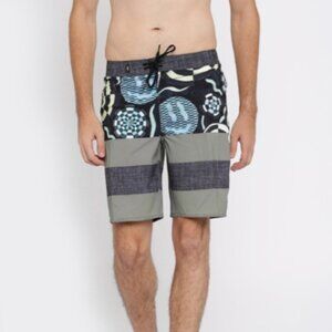Vans Off the Wall Era Boardshort Wade Goodall Swim Trunks